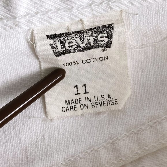 LEVIS White Shorts - Picture 2 of 8